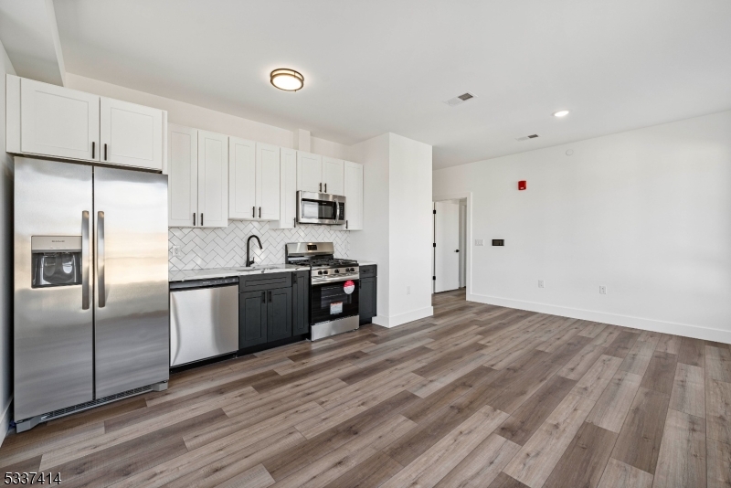 560 13th Avenue, Unit 302 Newark, NJ 07103 - Photo 9 of 23