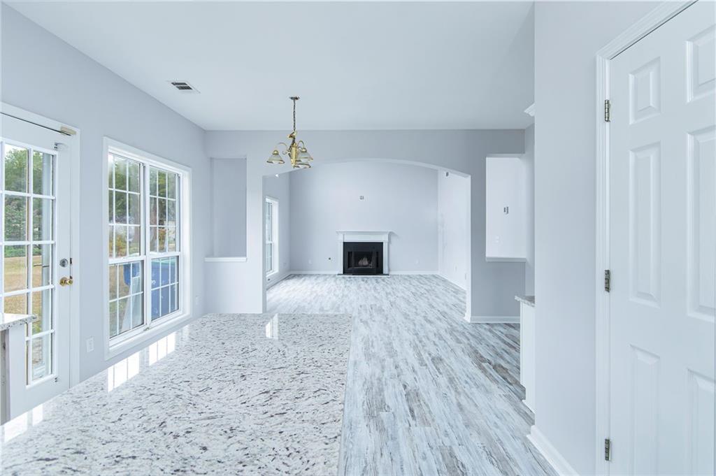 7513 Cole Lane Atlanta, GA 30349 - Photo 4 of 20