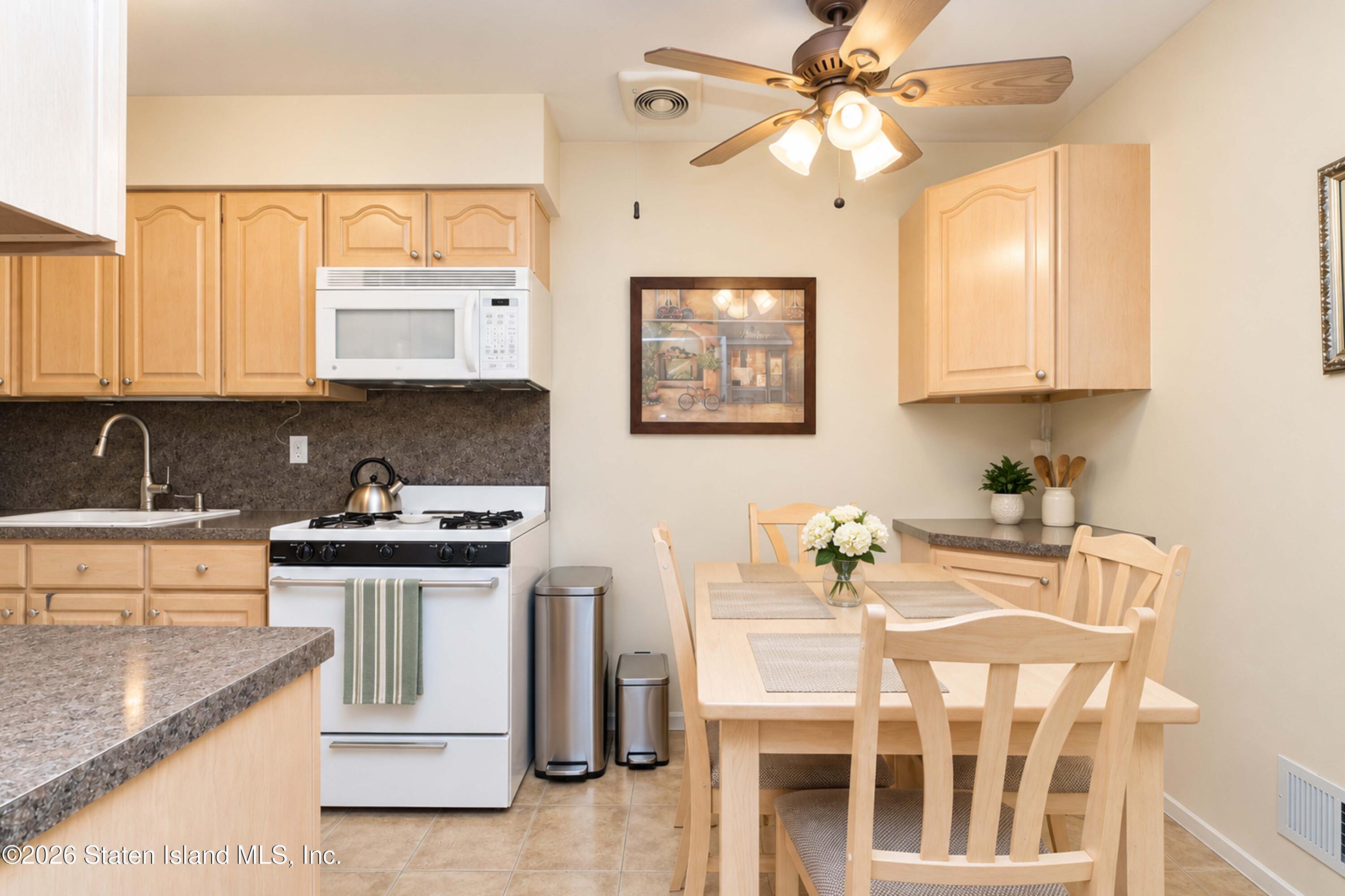 4211 Amboy Road, Unit 7 Staten Island, NY 10308 - Photo 7 of 21 Photo Mar 14 2022, 4 41 06 AM