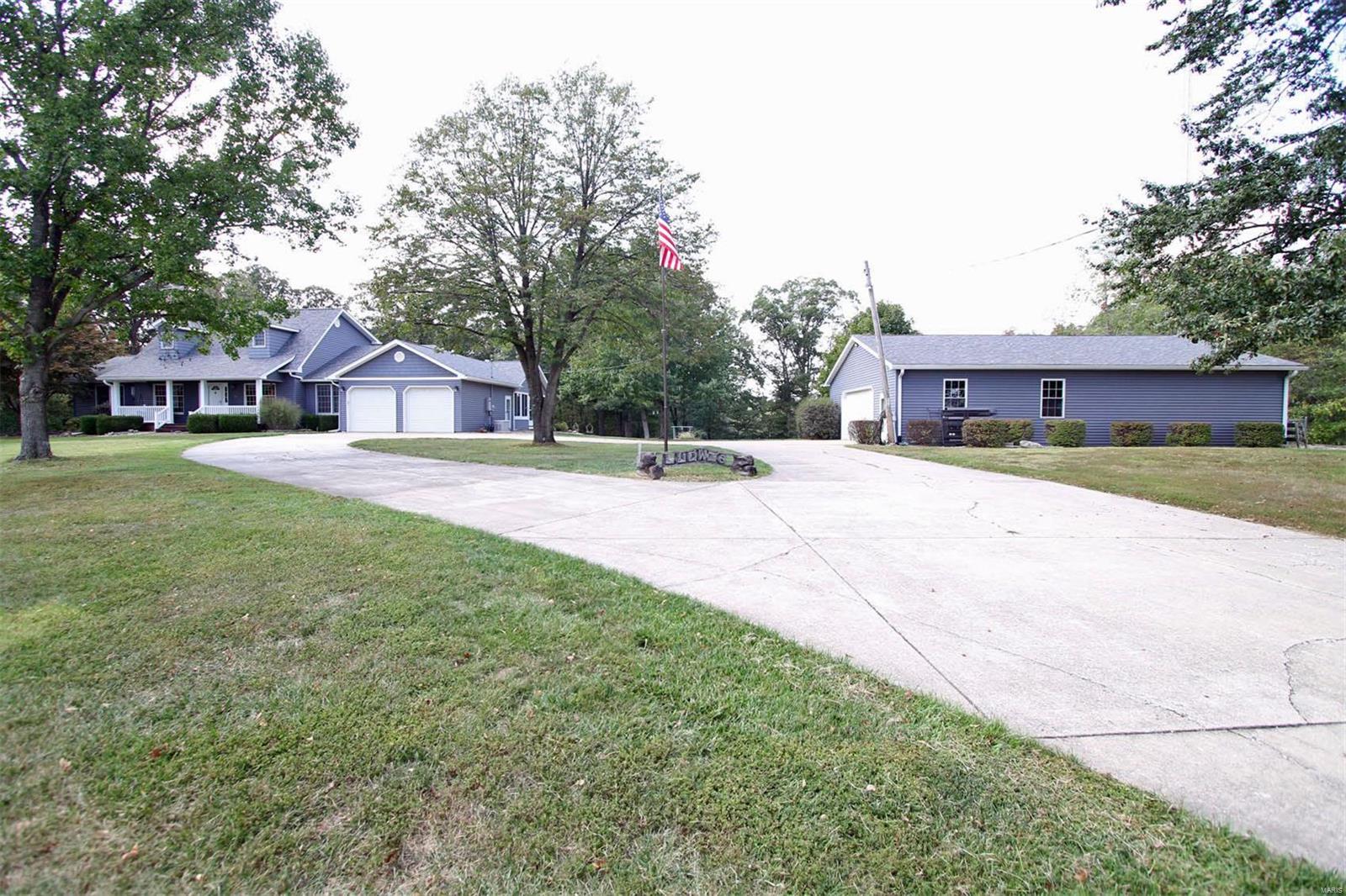 177 Snake Road Dorsey, IL 62021 - Photo 2 of 97