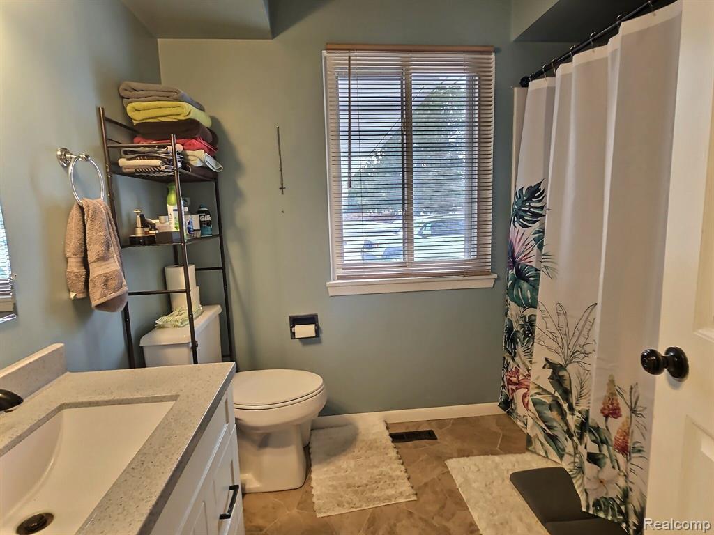 4513 Old Carriage Road Flint, MI 48507 - Photo 17 of 20 Gallery Image 17