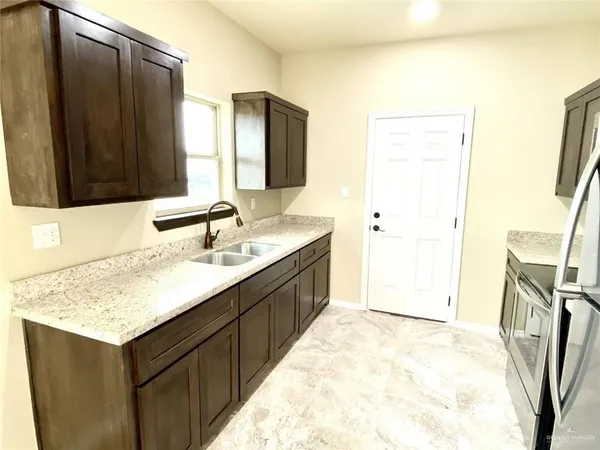 $1,050 | 5709 Nightingale Avenue, Unit 1, Mission, TX 78573