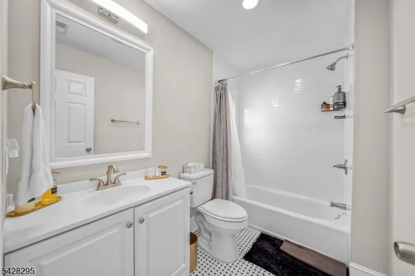 $4,600 | 1583 Summit Avenue, Hillside, NJ 07205