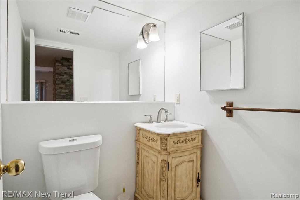 1347 Ruby Avenue Rochester Hills, MI 48309 - Photo 32 of 53