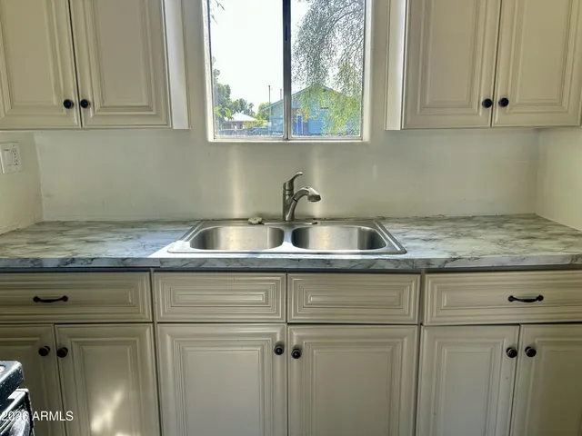 $1,100 | 5545 West State Avenue, Glendale, AZ 85301