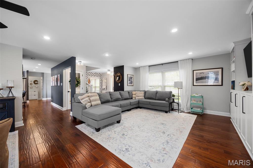 248 Leichester Circle Ballwin, MO 63011 - Photo 9 of 52