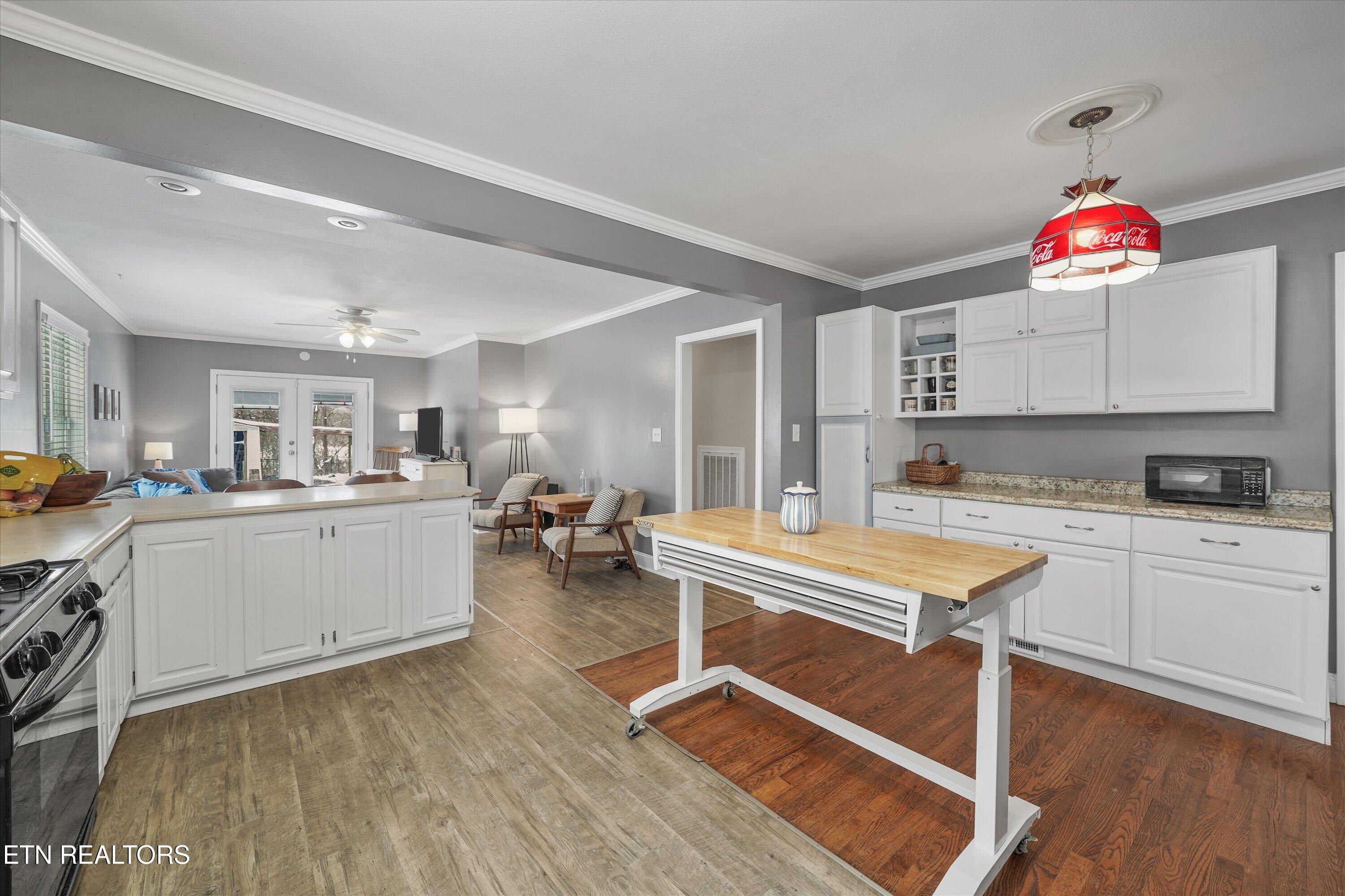 966 Poplar Street Alcoa, TN 37701 - Photo 12 of 34 Kitchen