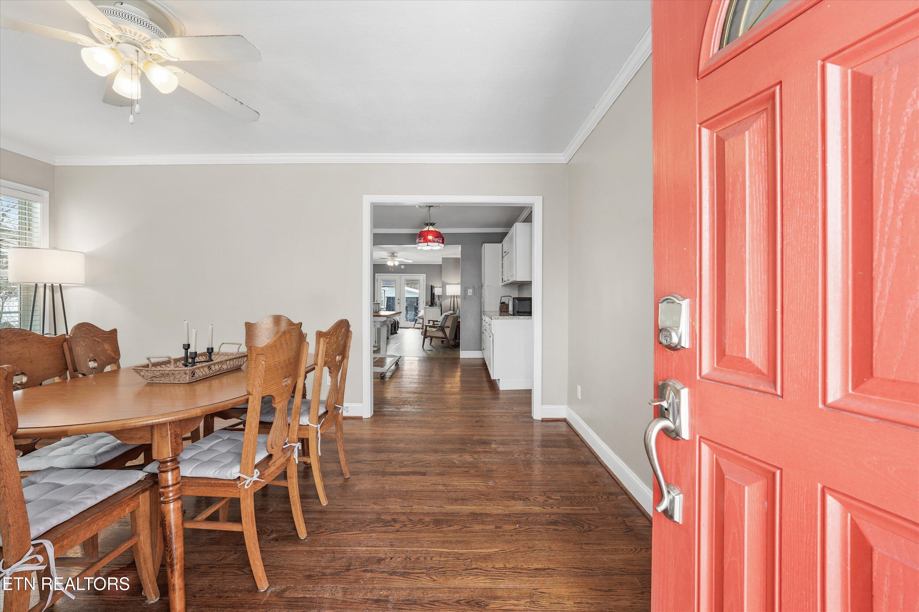 966 Poplar Street Alcoa, TN 37701 - Photo 4 of 34 Entry way