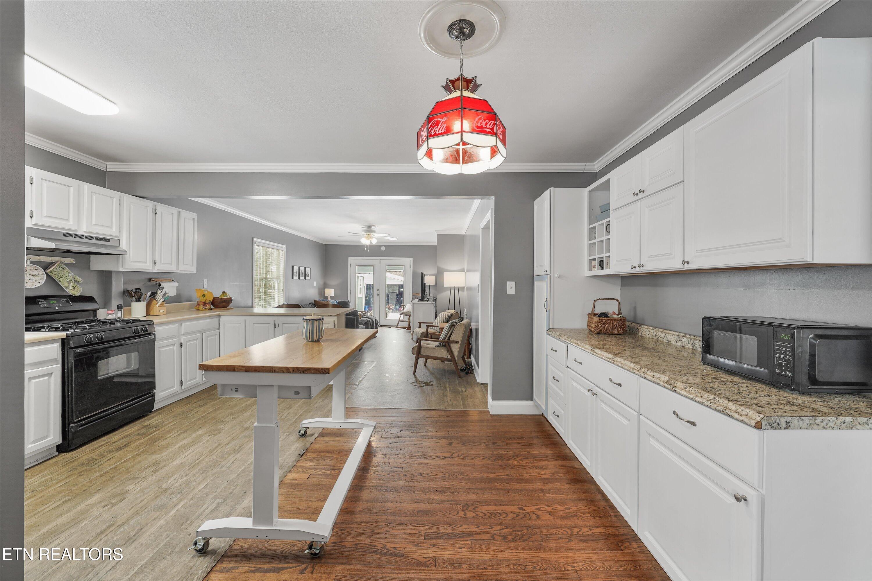 966 Poplar Street Alcoa, TN 37701 - Photo 7 of 34 Kitchen