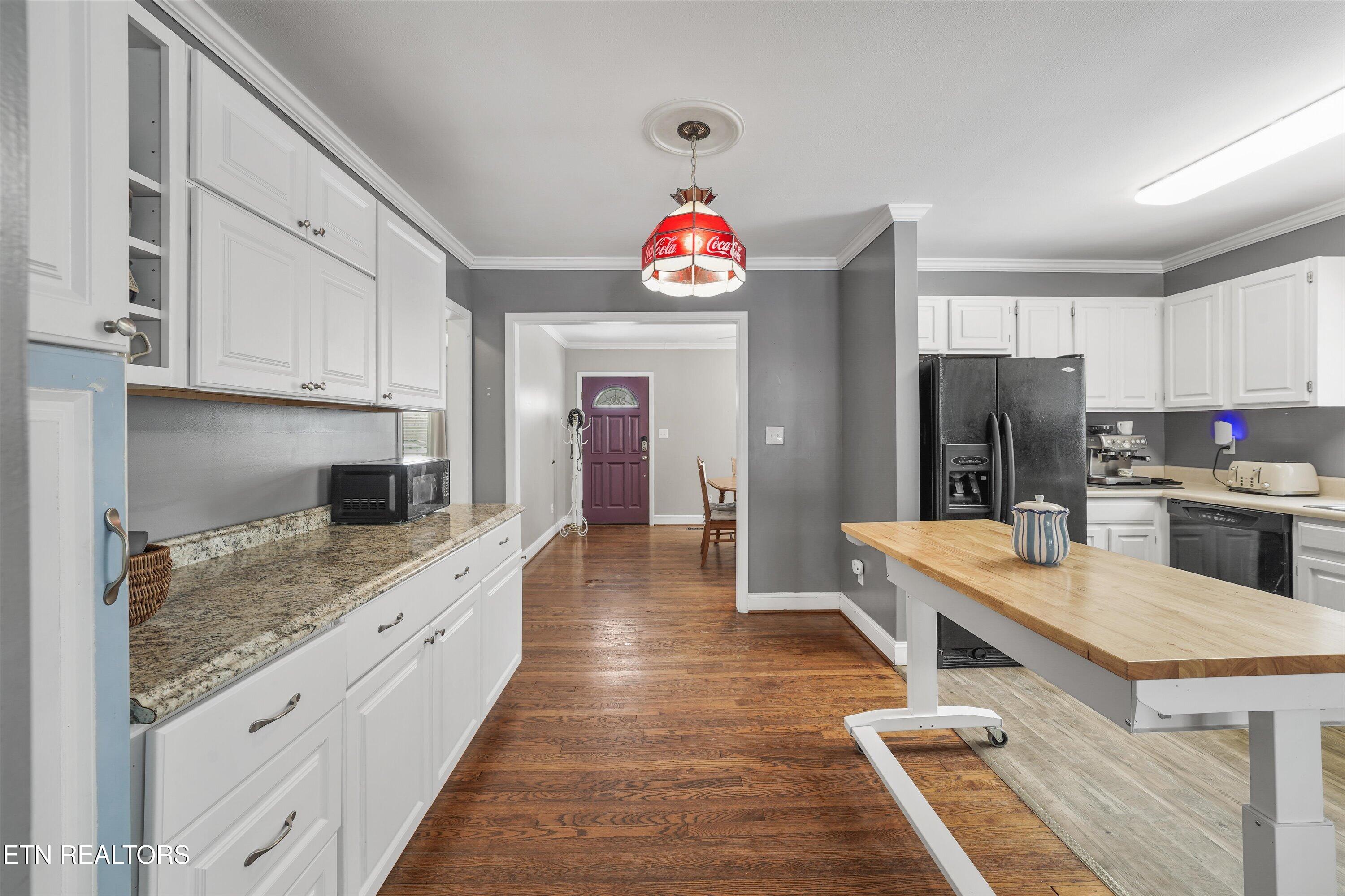 966 Poplar Street Alcoa, TN 37701 - Photo 9 of 34 Kitchen