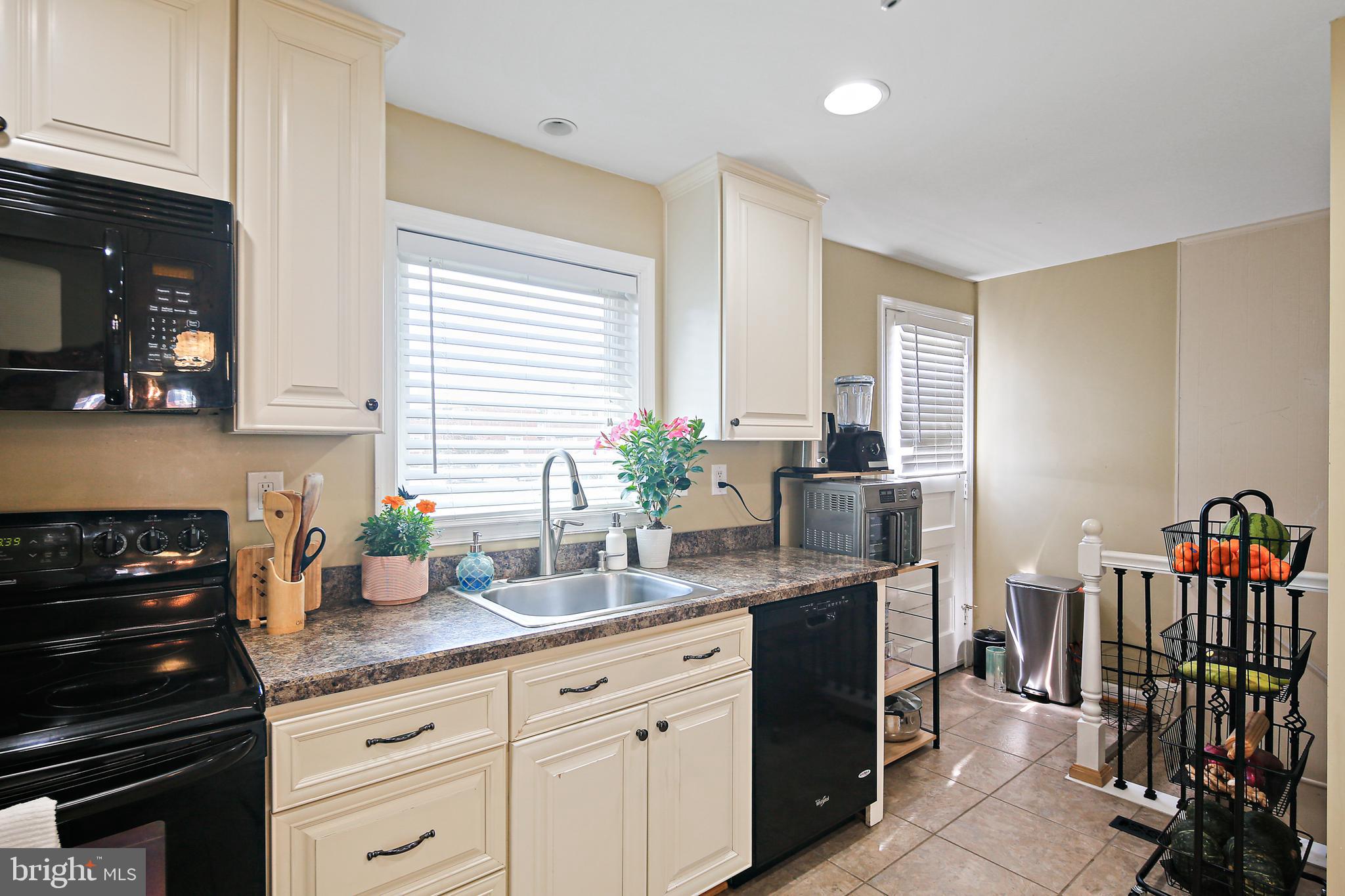 5638 Chelwynd Road Halethorpe, MD 21227 - Photo 5 of 27