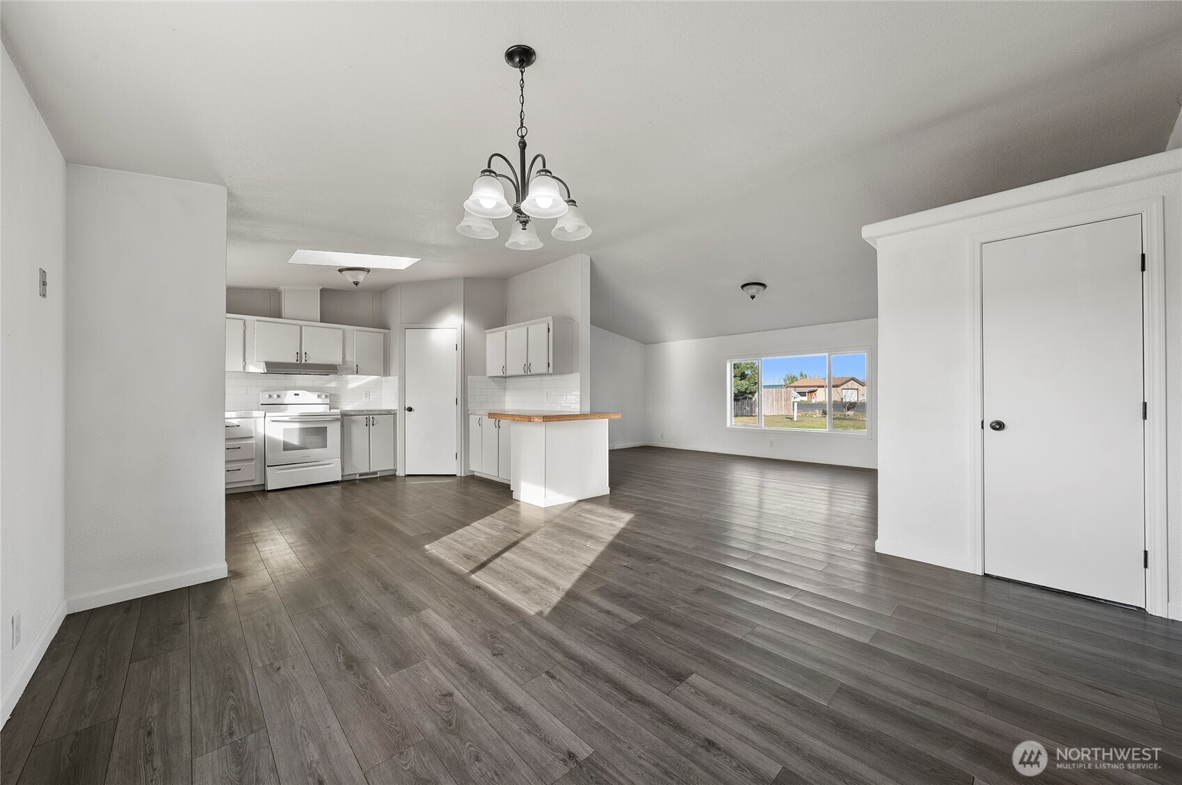 4112 Rd E 9 Northeast Moses Lake, WA 98837 - Photo 9 of 36 Gallery Image 9