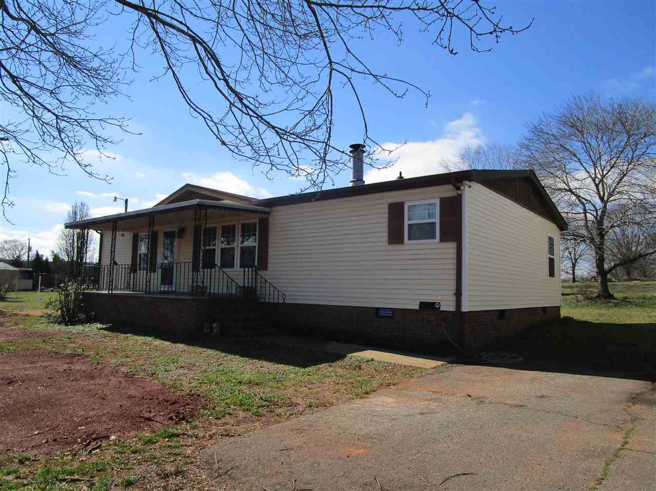 744 East Victor Hill Road Duncan, SC 29334 - Photo 1 of 22
