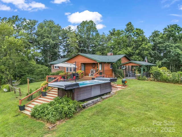 $624,000 | 61 Overbrook Drive, Saluda, NC 28773