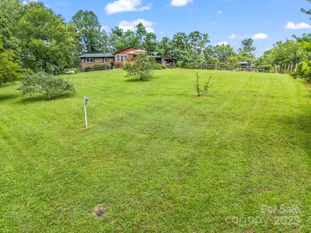 $624,000 | 61 Overbrook Drive, Saluda, NC 28773