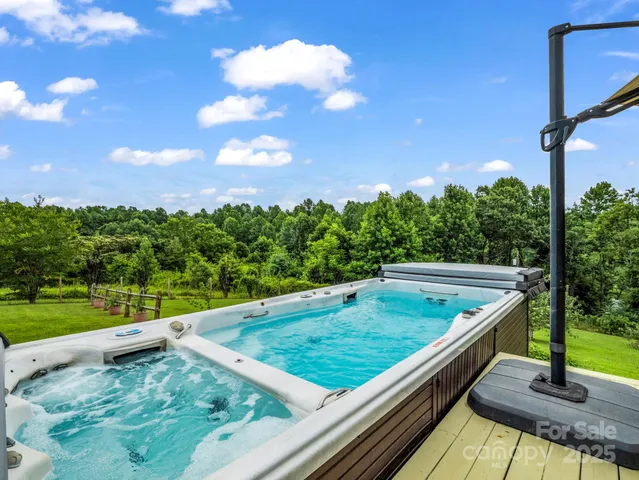 $624,000 | 61 Overbrook Drive, Saluda, NC 28773