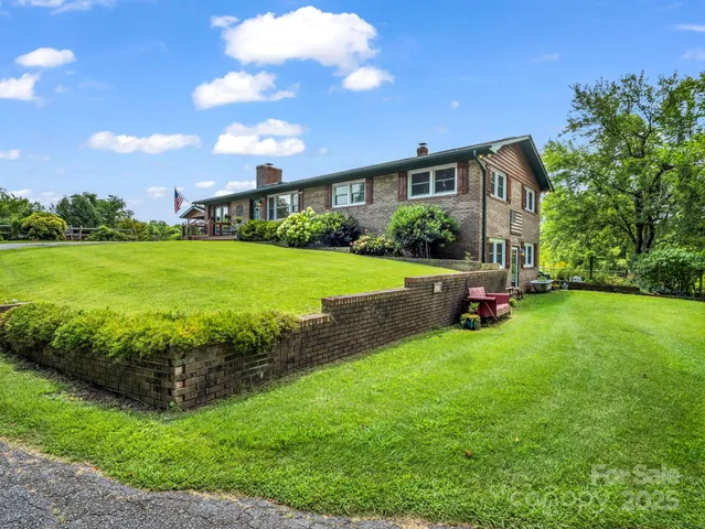 $624,000 | 61 Overbrook Drive, Saluda, NC 28773