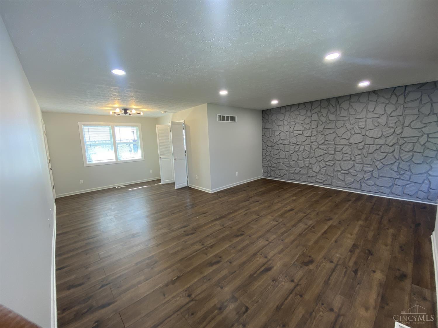 1076 Waycross Road Forest Park, OH 45240 - Photo 10 of 37 Gallery Image 10