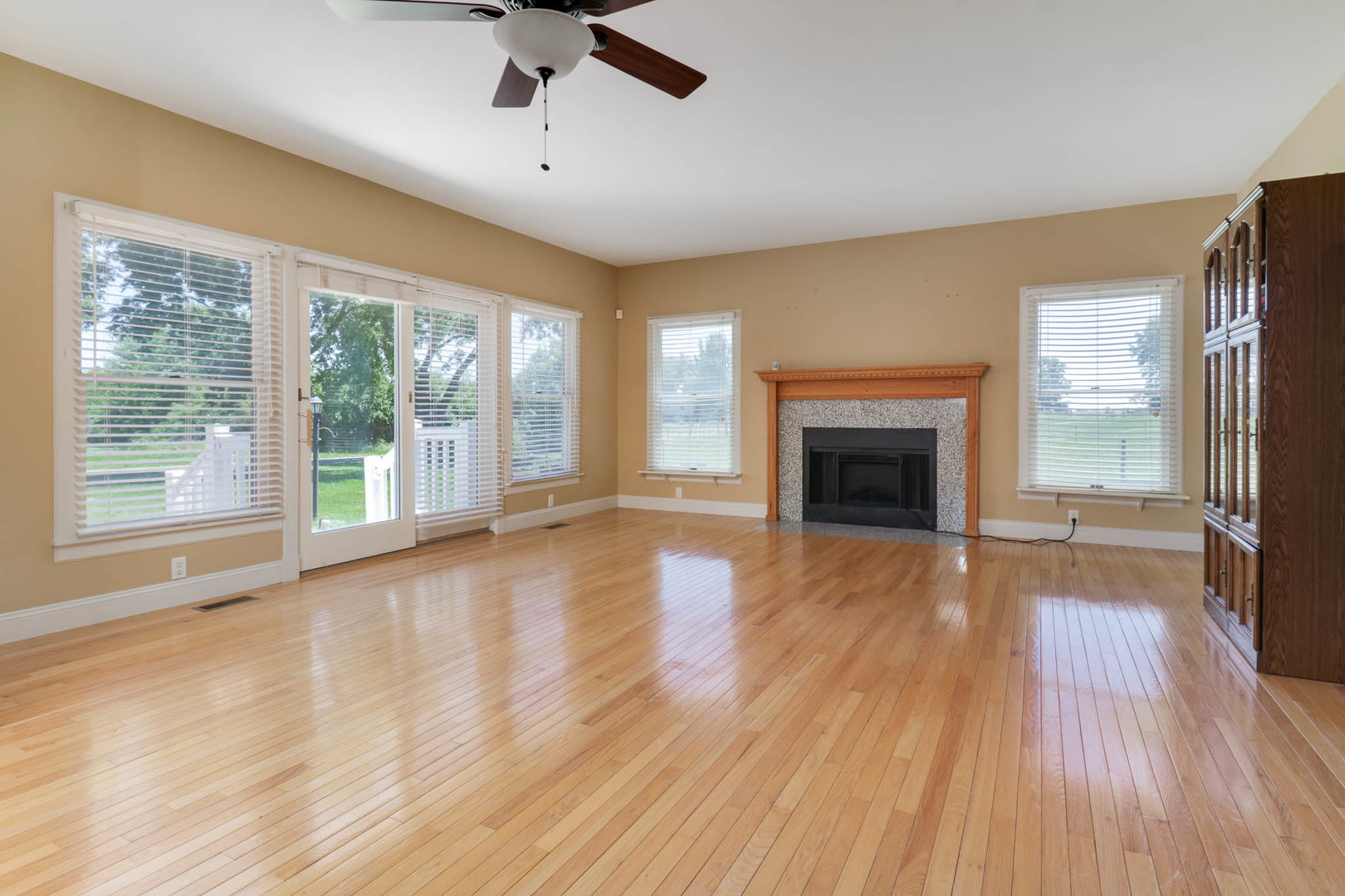 409 Woodrig Road Bloomington, IL 61704 - Photo 17 of 44