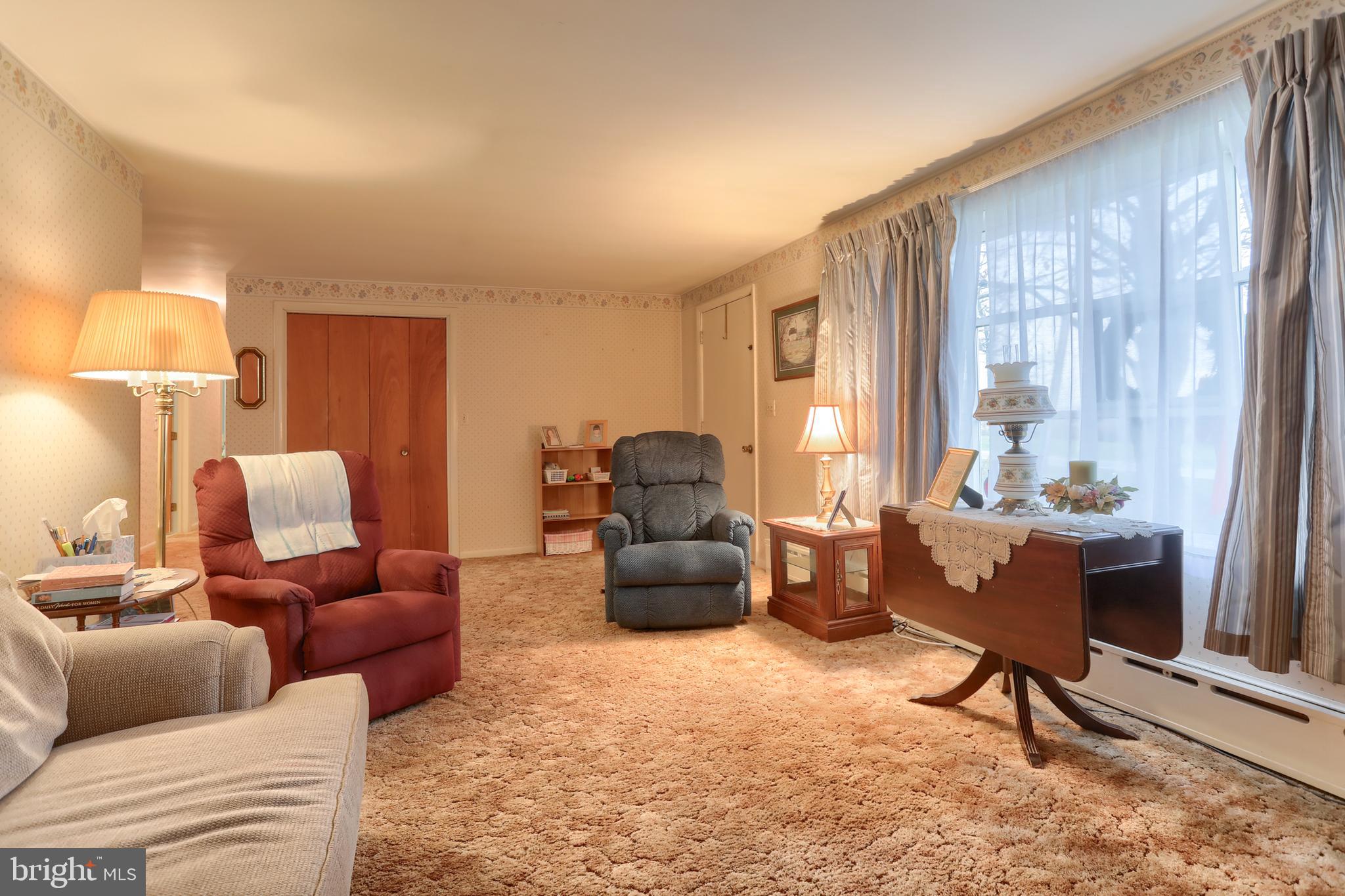 270 Gates Road Hershey, PA 17033 - Photo 5 of 32 Living Room