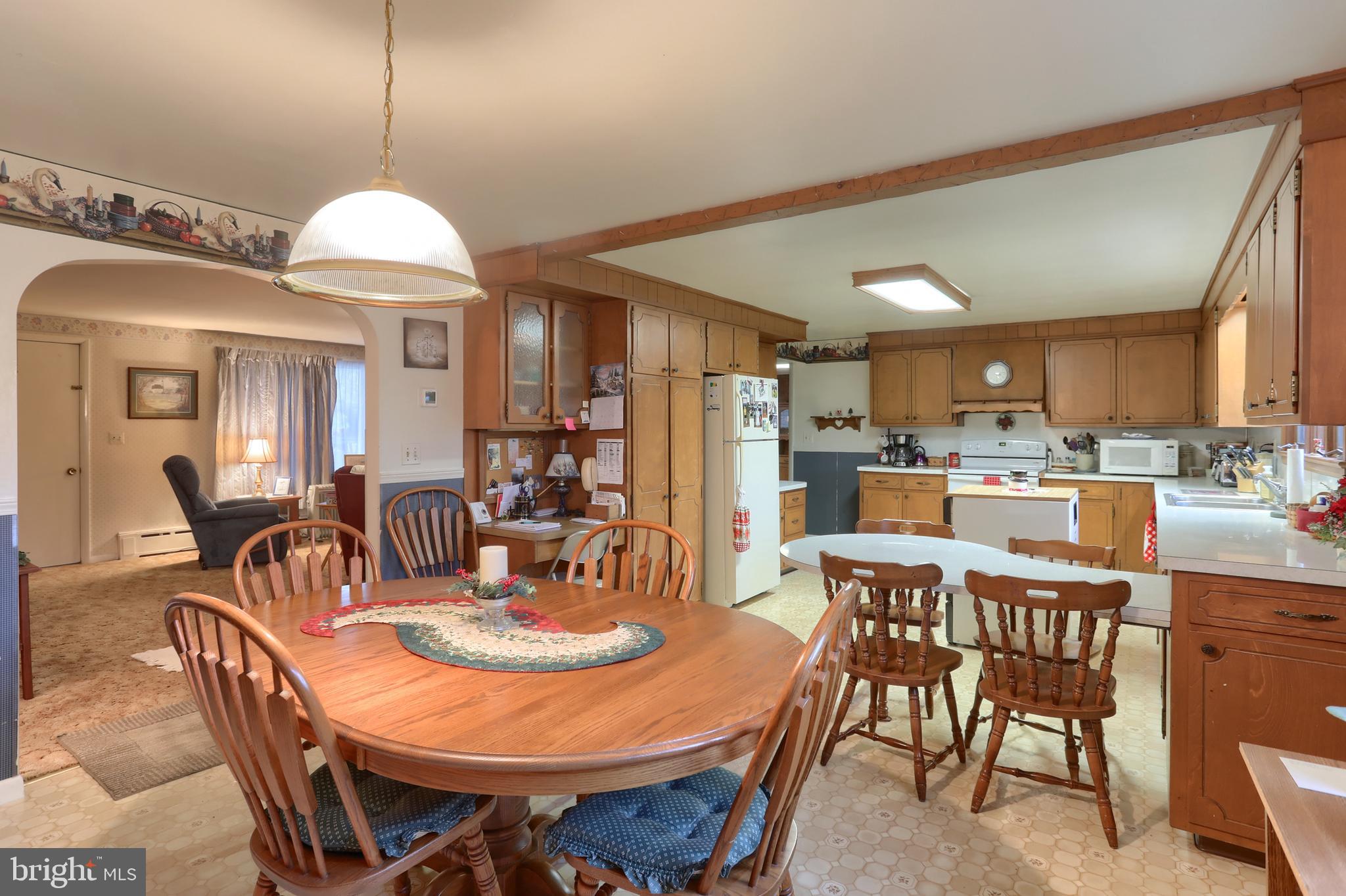 270 Gates Road Hershey, PA 17033 - Photo 9 of 32 Dining Room/Kitchen
