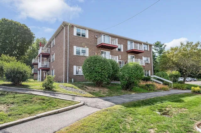 $270,000 | 1 Brown Avenue, Unit 380, Amesbury, MA 01913