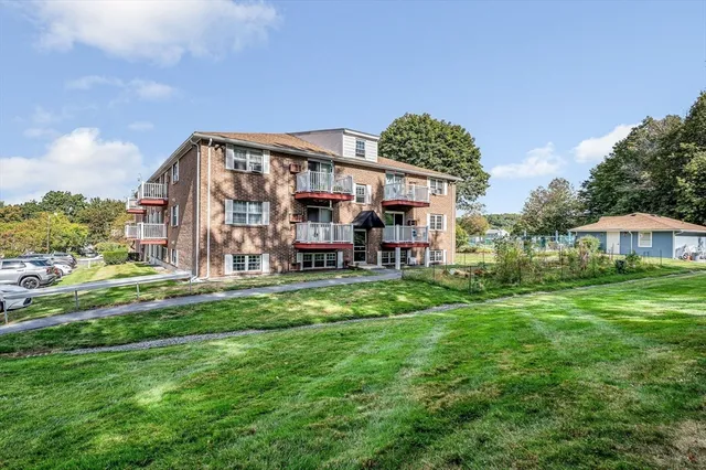 $270,000 | 1 Brown Avenue, Unit 380, Amesbury, MA 01913