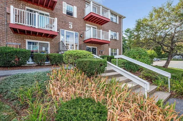 $270,000 | 1 Brown Avenue, Unit 380, Amesbury, MA 01913