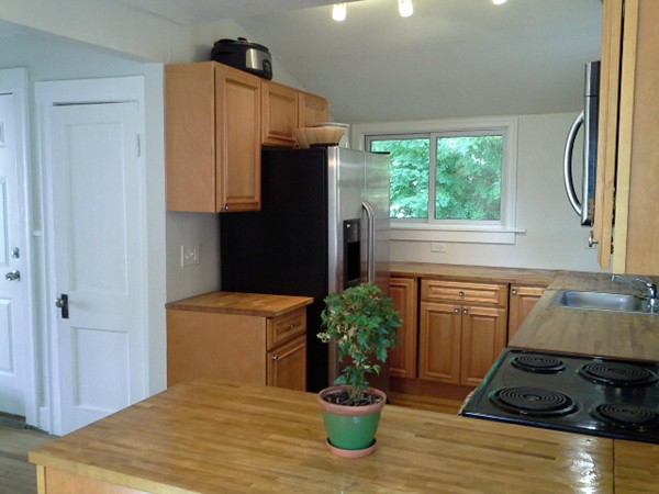 9 Poniken Road Worcester, MA 01606 - Photo 4 of 27 Gallery Image 4