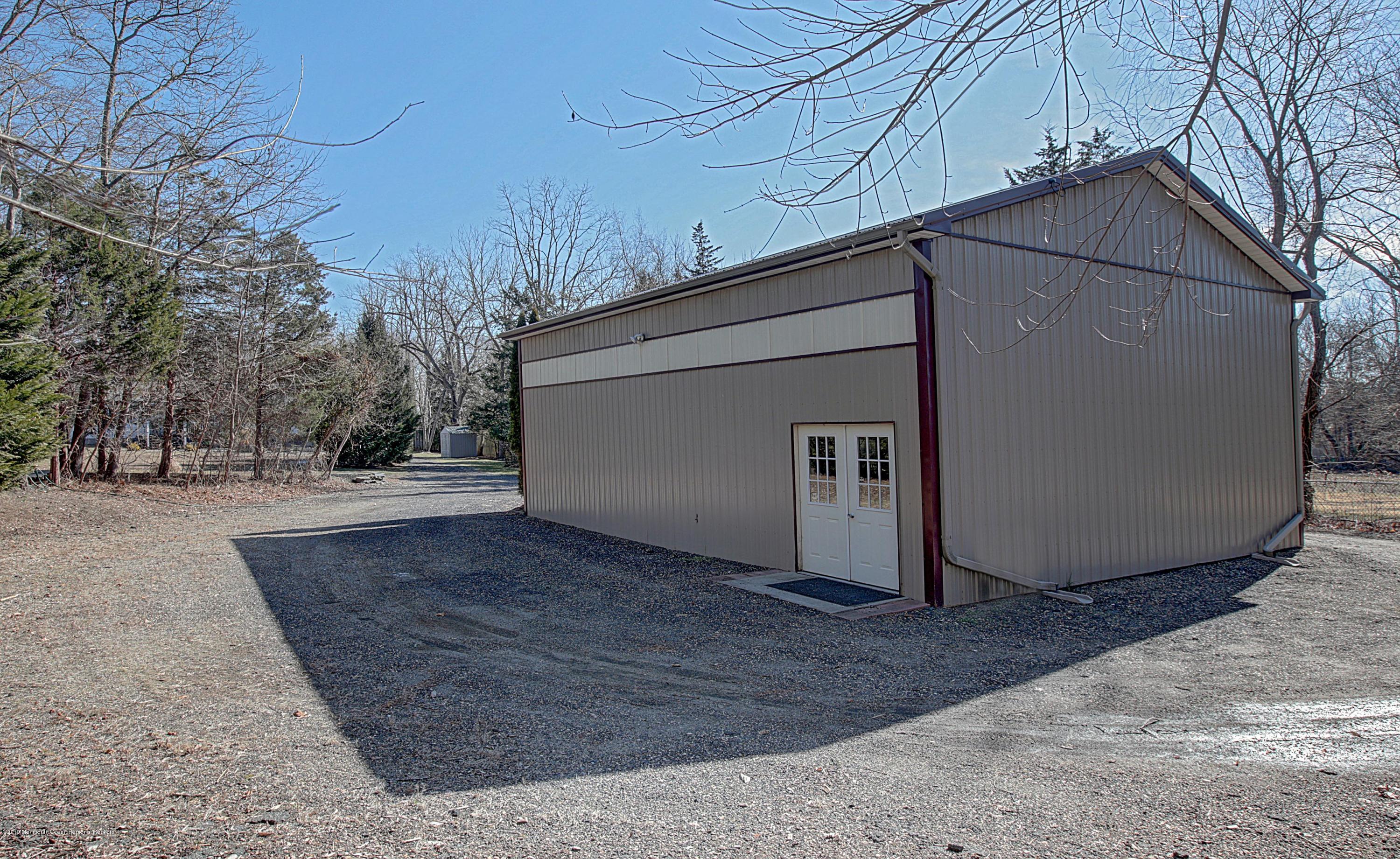 104 South New Prospect Road Jackson, NJ 08527 - Photo 23 of 24 024_Garage