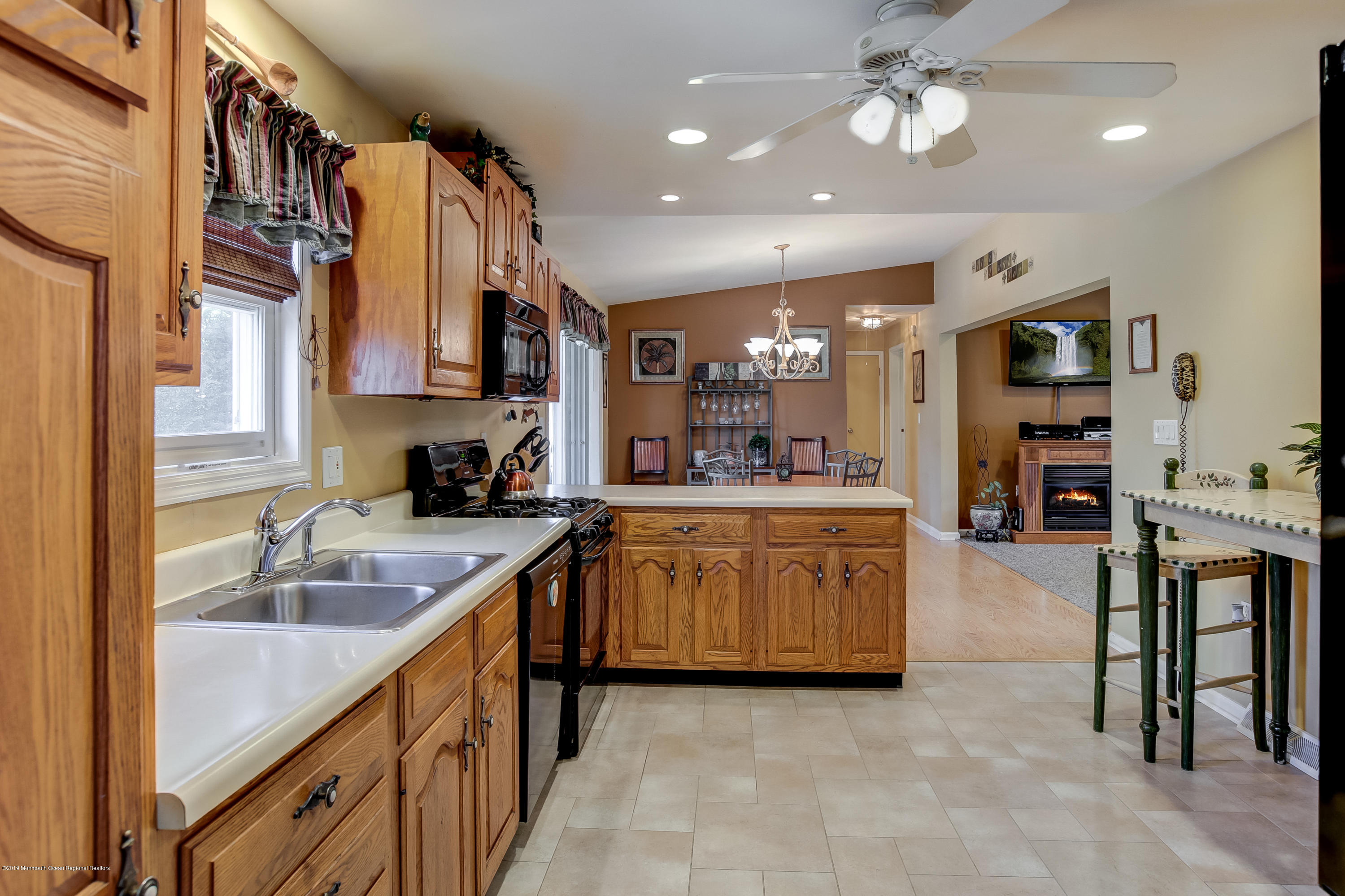 104 South New Prospect Road Jackson, NJ 08527 - Photo 8 of 24 009_Kitchen