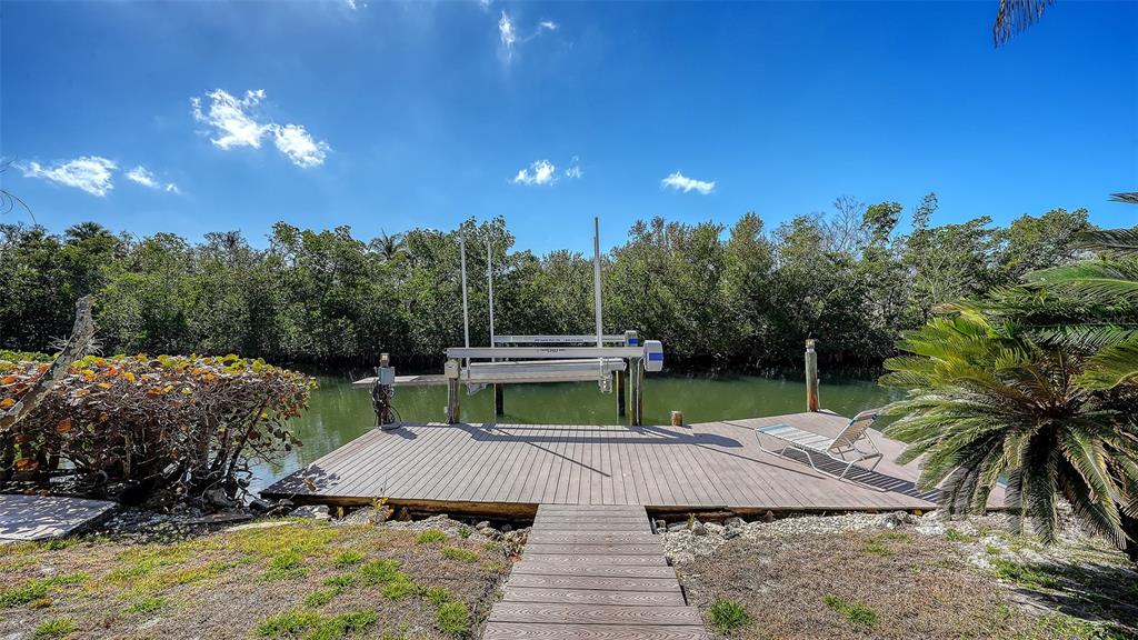 3131 Bayou Sound Longboat Key, FL 34228 - Photo 14 of 43