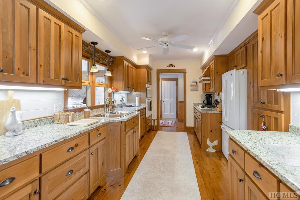 1184 Gold Mine Road Highlands, NC 28741 - Photo 10 of 46 Gallery Image 10