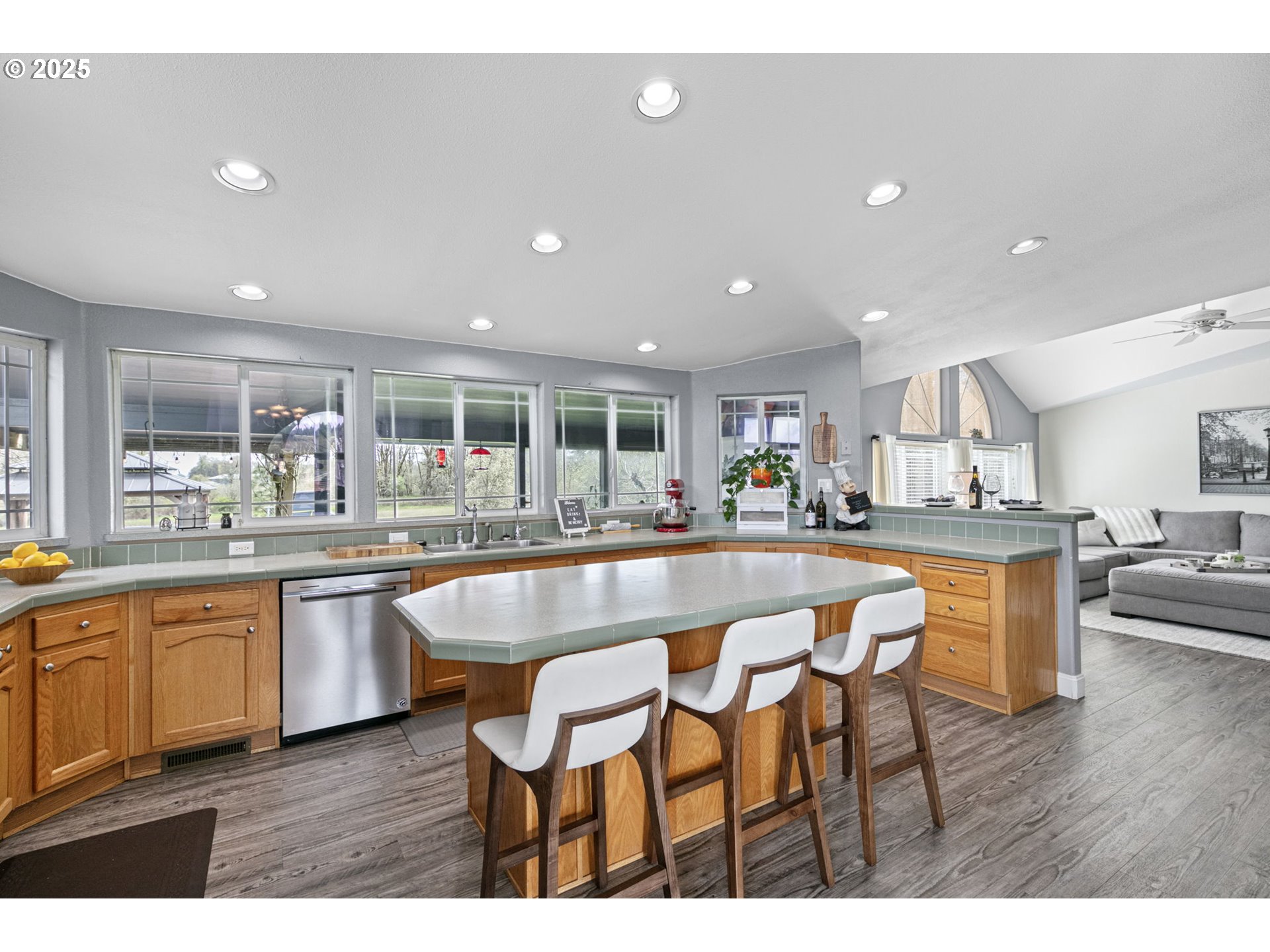 190 Oak Street Monroe, OR 97456 - Photo 10 of 42 Kitchen
