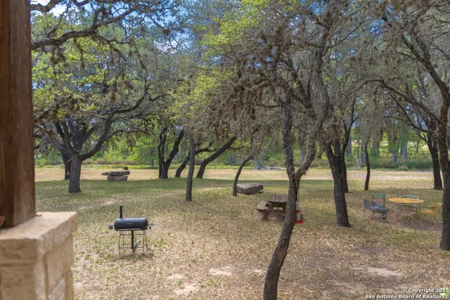 $995,000 | 950 River Road, Utopia, TX 78884