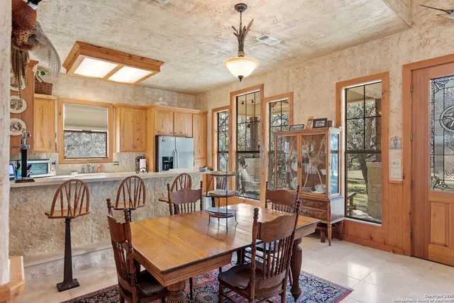 $995,000 | 950 River Road, Utopia, TX 78884