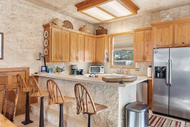 $995,000 | 950 River Road, Utopia, TX 78884