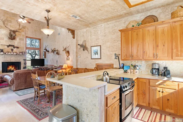 $995,000 | 950 River Road, Utopia, TX 78884