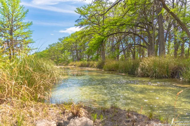 $995,000 | 950 River Road, Utopia, TX 78884