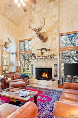 $995,000 | 950 River Road, Utopia, TX 78884