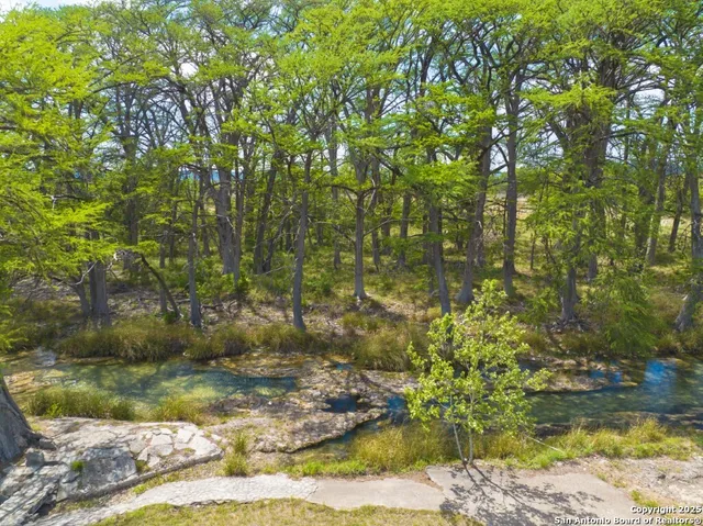 $995,000 | 950 River Road, Utopia, TX 78884