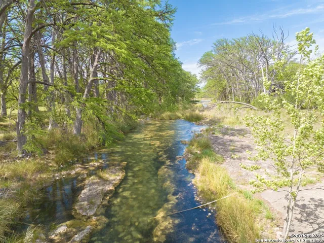 $995,000 | 950 River Road, Utopia, TX 78884