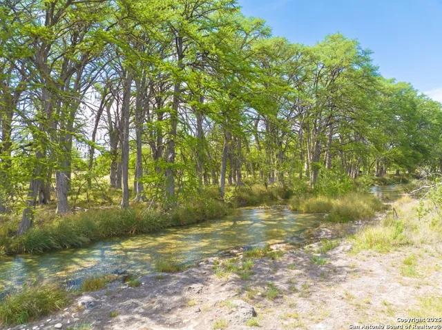 $995,000 | 950 River Road, Utopia, TX 78884