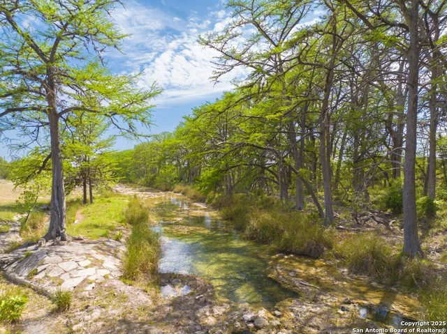 $995,000 | 950 River Road, Utopia, TX 78884