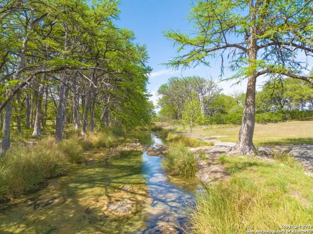 $995,000 | 950 River Road, Utopia, TX 78884