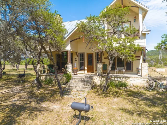$995,000 | 950 River Road, Utopia, TX 78884