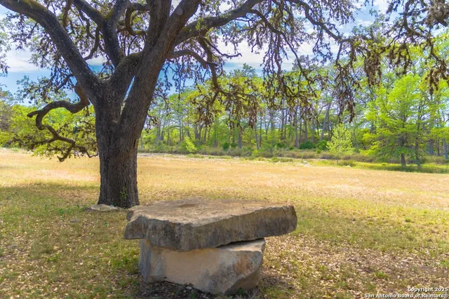 $995,000 | 950 River Road, Utopia, TX 78884