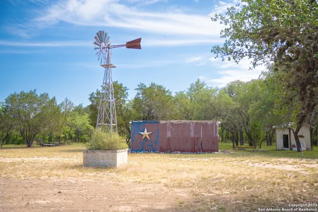 $995,000 | 950 River Road, Utopia, TX 78884