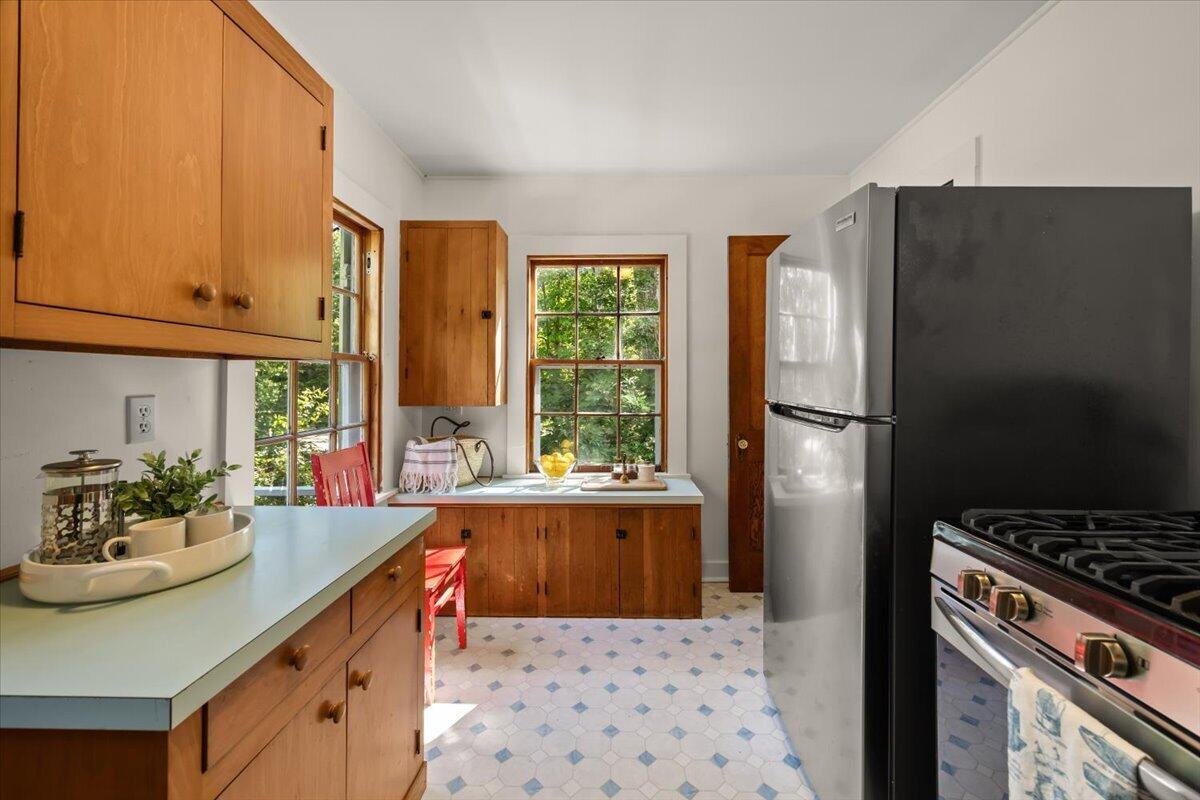 89 F R Lillie Road Woods Hole, MA 02543 - Photo 3 of 30 Kitchen