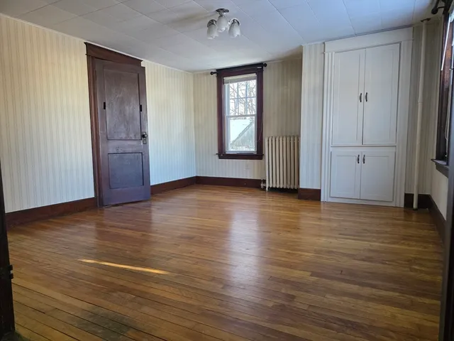 $355,000 | 324 1/2 Chestnut Street, Clinton, MA 01510